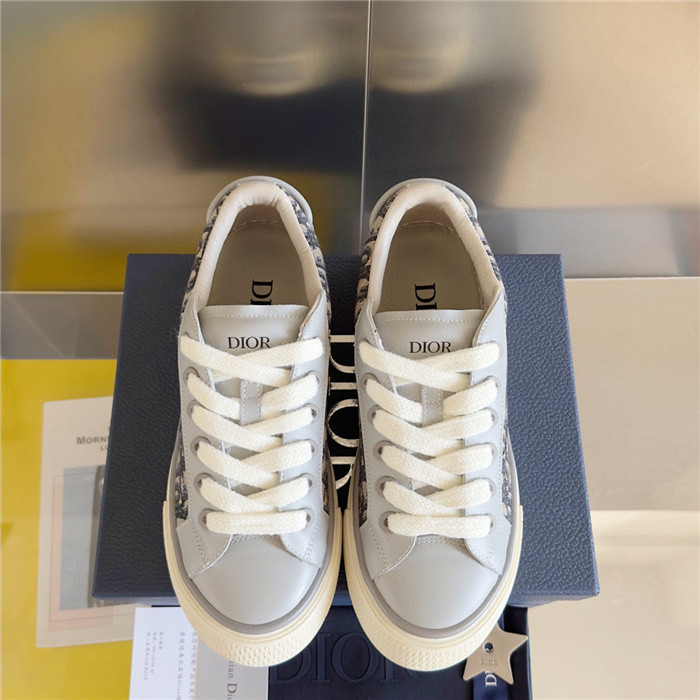 D1OR B33 Sneakers
