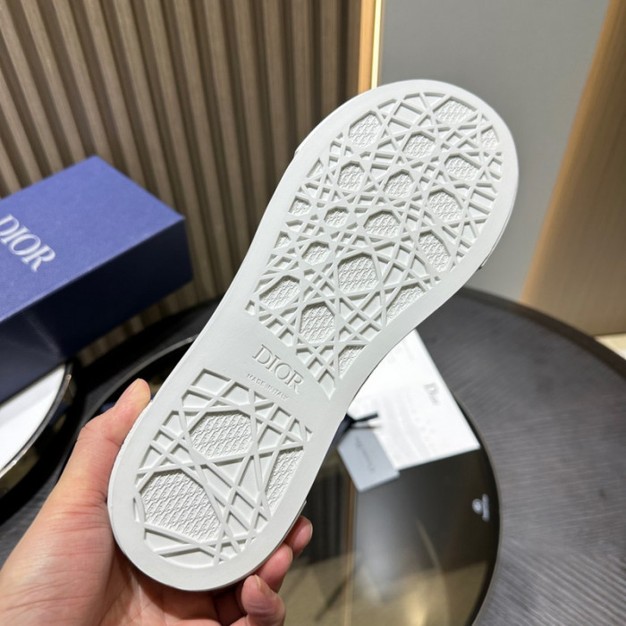 D1OR B33 Sneakers