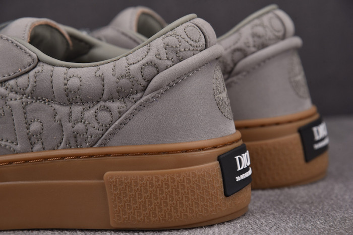 D1OR B33 Sneakers