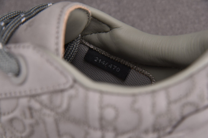 D1OR B33 Sneakers