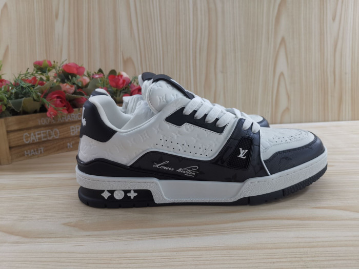 L1VV TRAINER