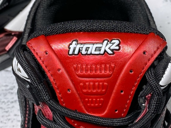 Balen Runner Sneakers Red Black 570391 W2GN7 2010
