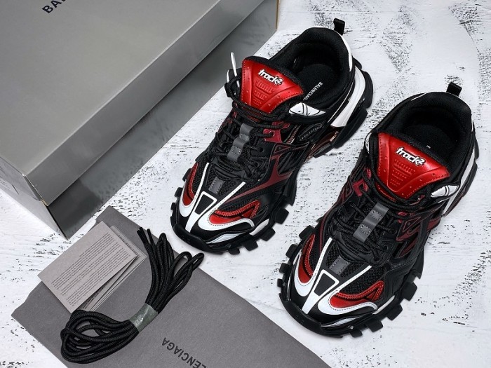 Balen Runner Sneakers Red Black 570391 W2GN7 2010