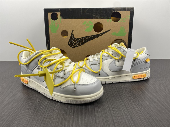 OF X Nike Dunk Low Lot 29 of 50 DM1602-103