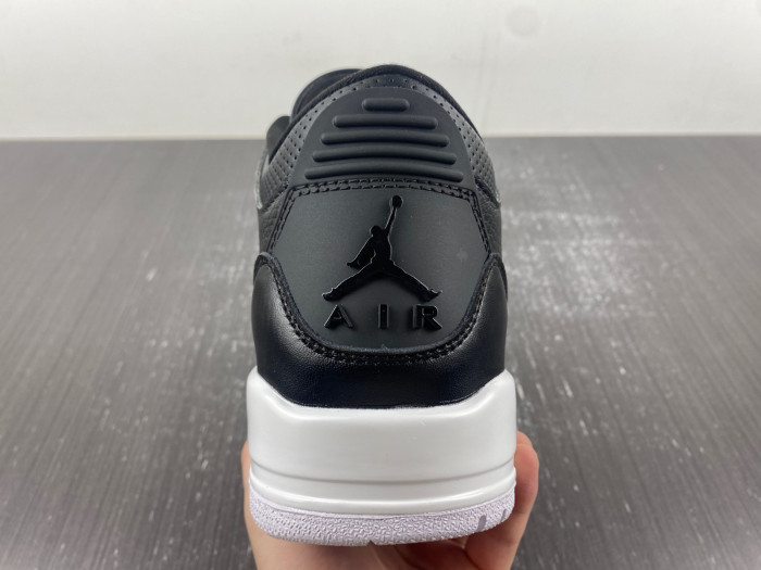 Air Jordan 3 Retro Cyber Monday 136064-020