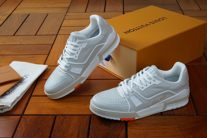L1VV TRAINER