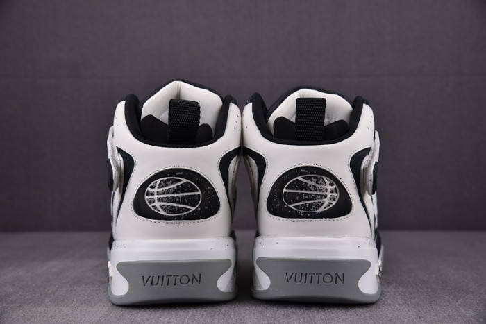 L1VV TRAINER