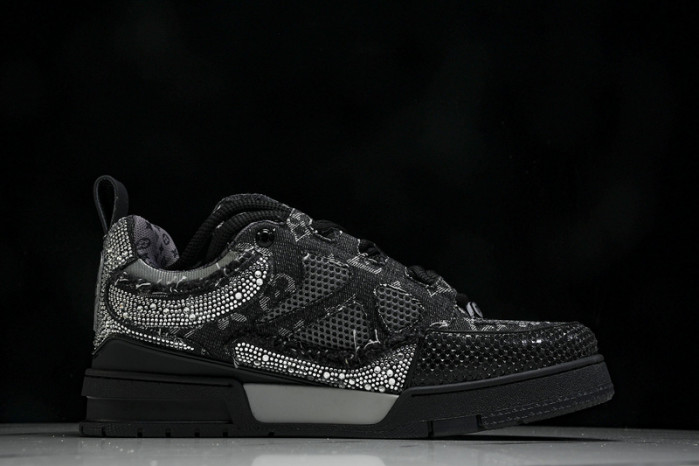 L1VV TRAINER
