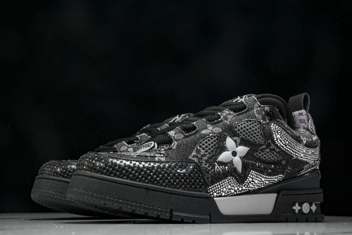 L1VV TRAINER