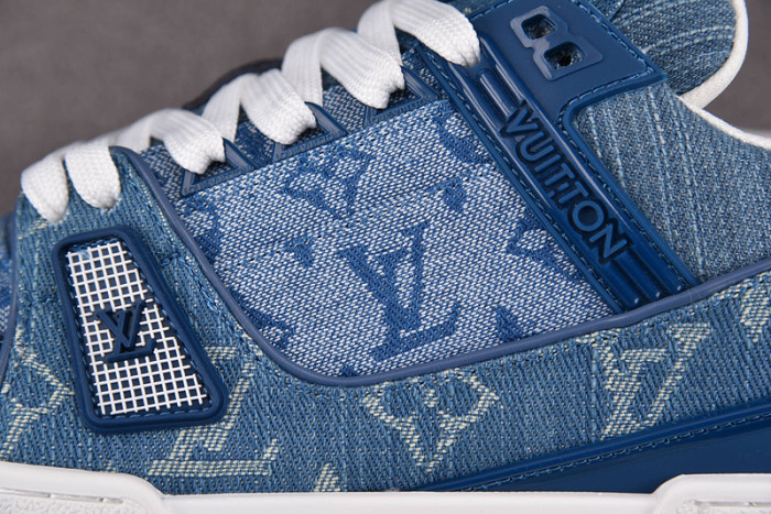 L1VV TRAINER