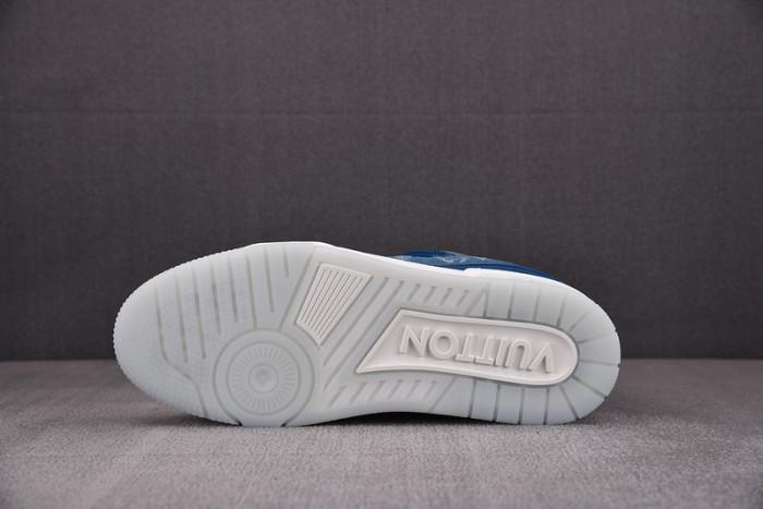 L1VV TRAINER