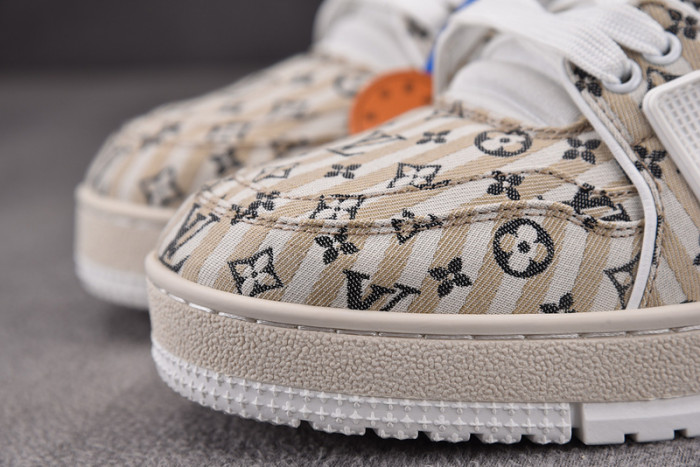 L1VV TRAINER