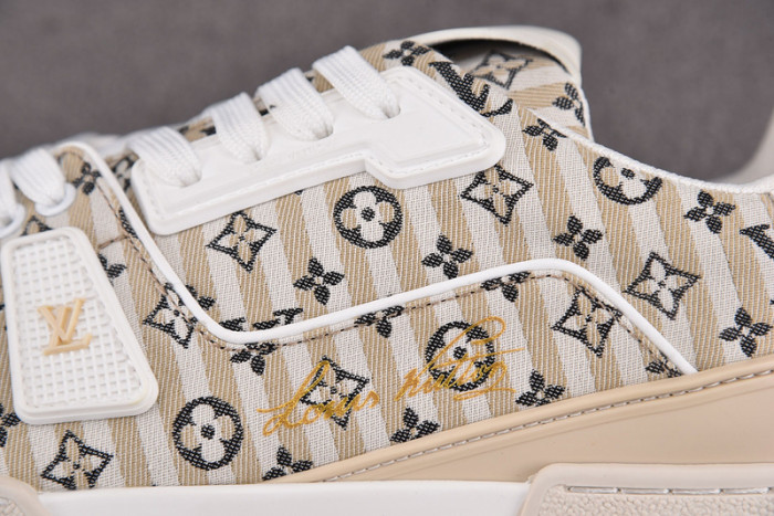 L1VV TRAINER