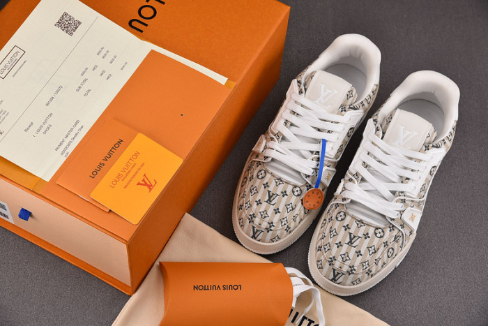 L1VV TRAINER