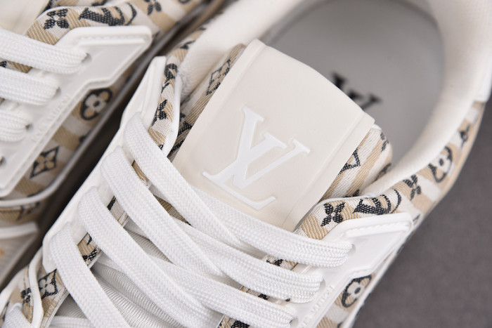 L1VV TRAINER