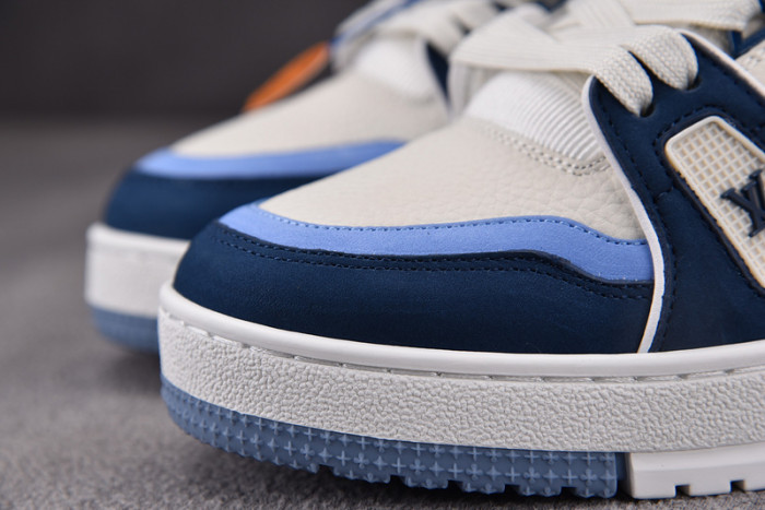 L1VV TRAINER