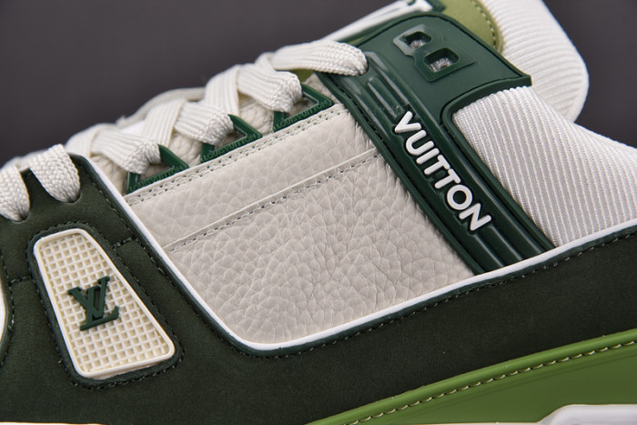 L1VV TRAINER