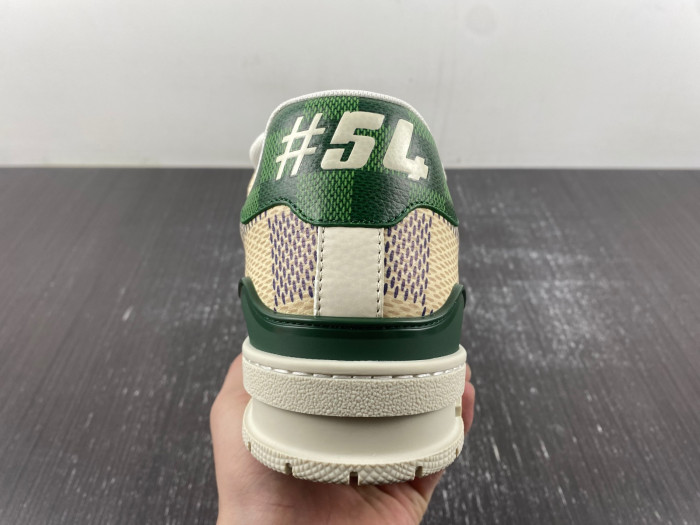 L1VV TRAINER