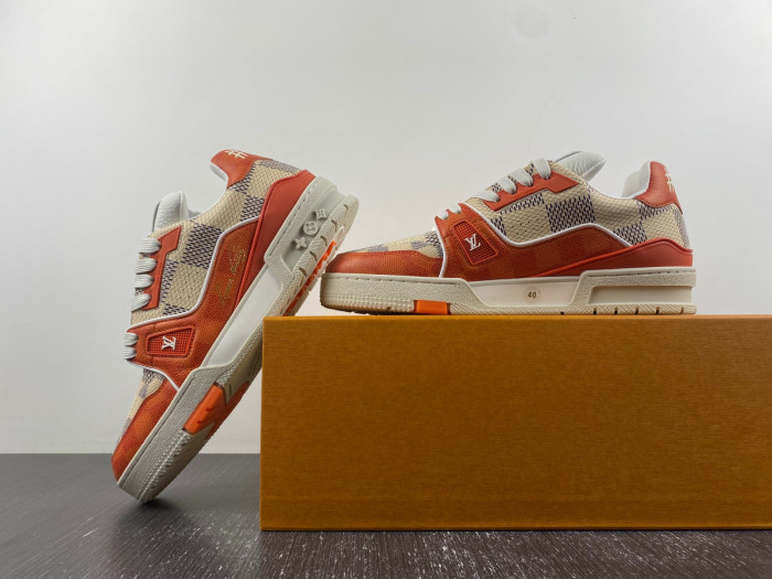 L1VV TRAINER