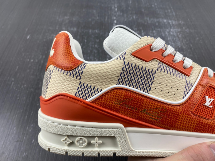 L1VV TRAINER