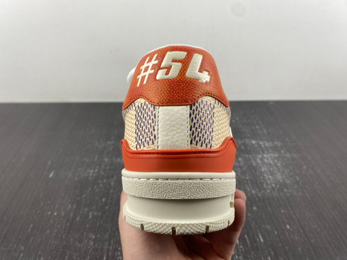 L1VV TRAINER
