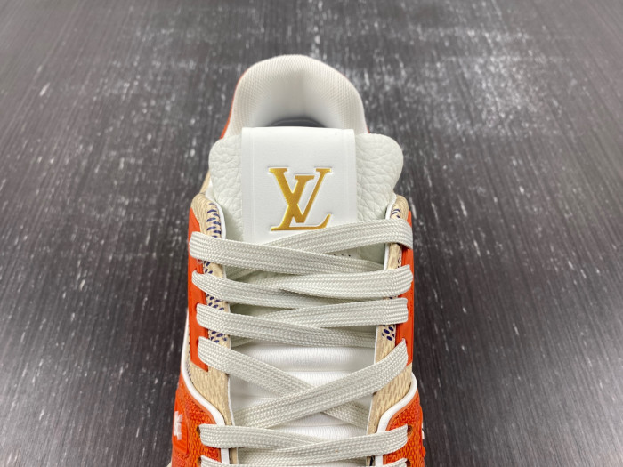 L1VV TRAINER
