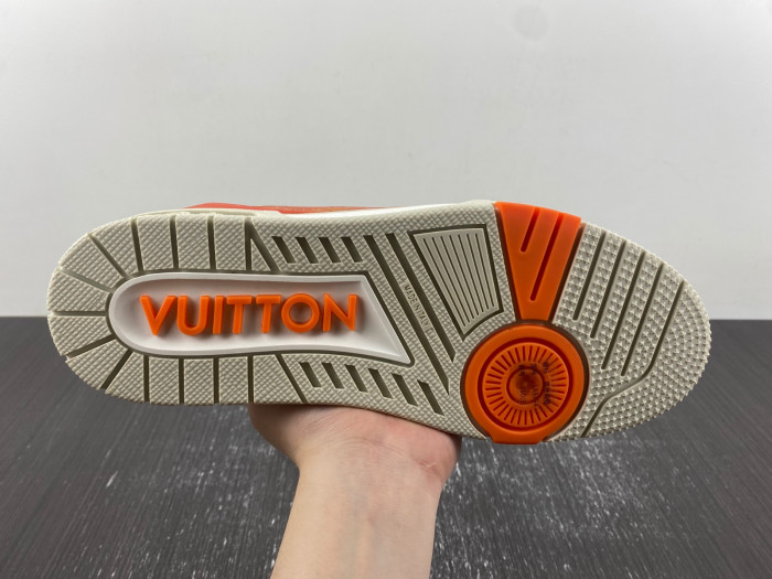 L1VV TRAINER