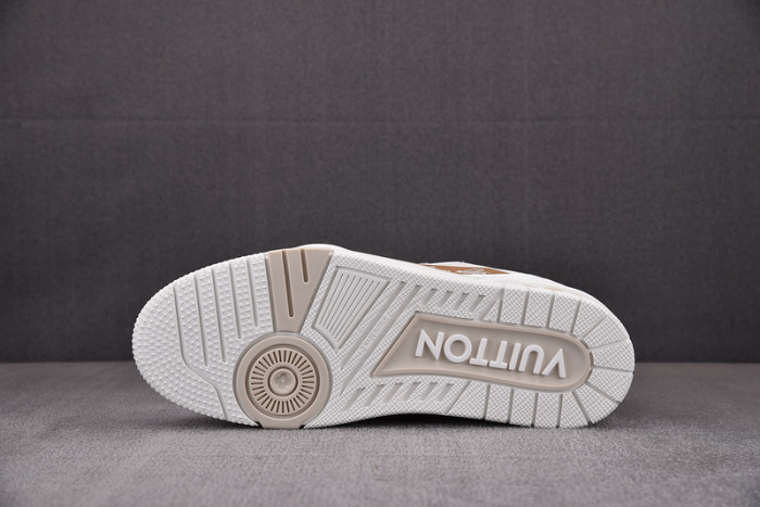 L1VV TRAINER