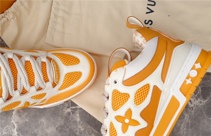 L1VV TRAINER