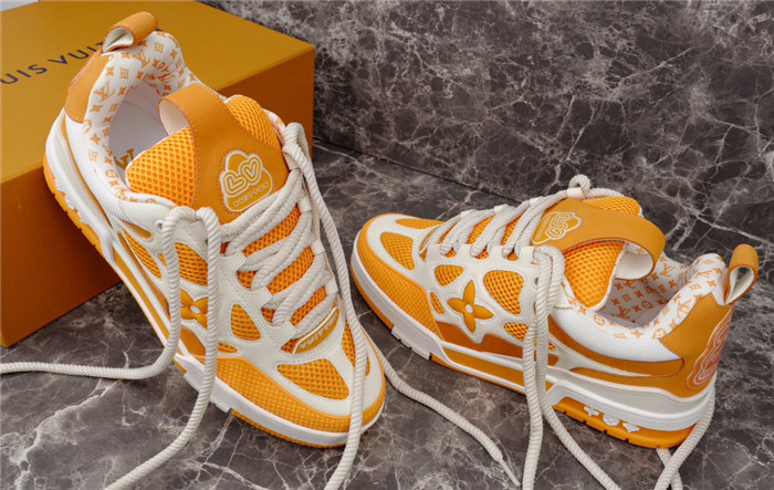 L1VV TRAINER