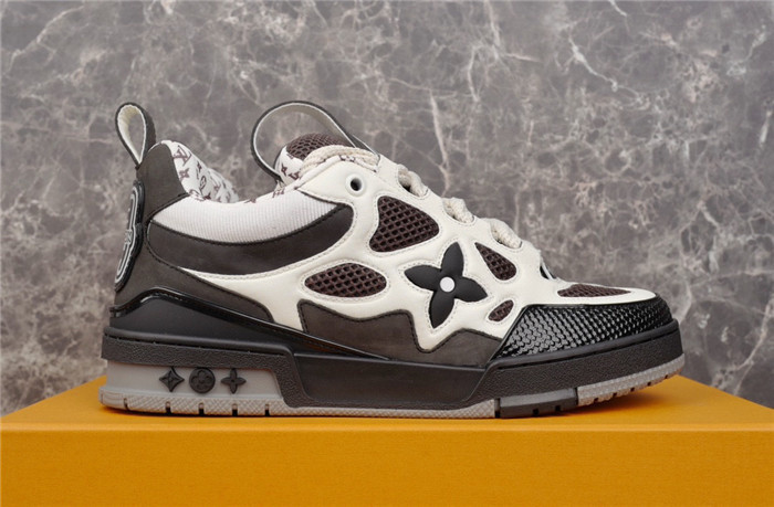 L1VV TRAINER