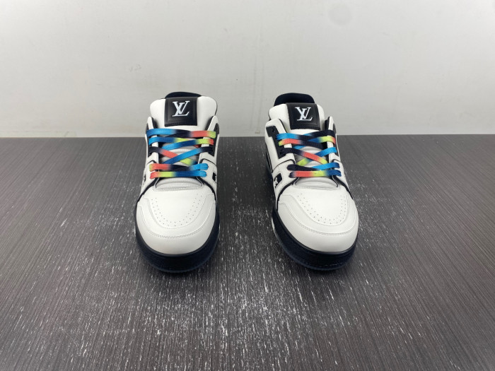 L1VV TRAINER