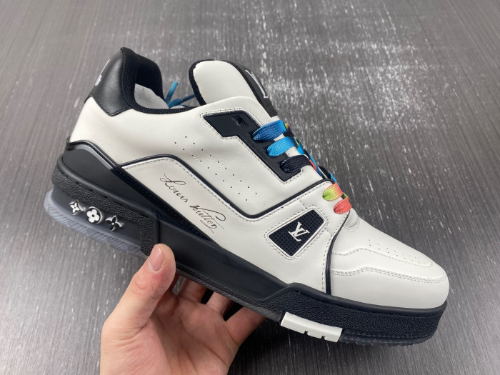 L1VV TRAINER