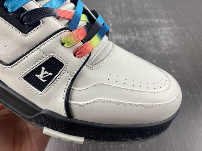 L1VV TRAINER