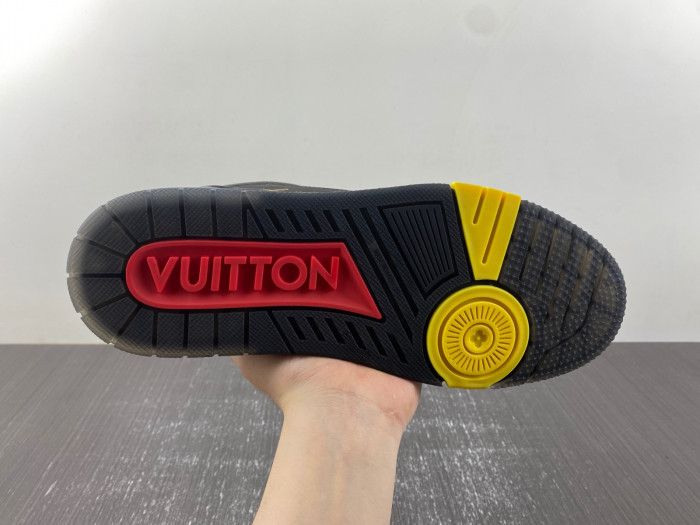 L1VV TRAINER