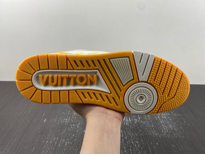 L1VV TRAINER