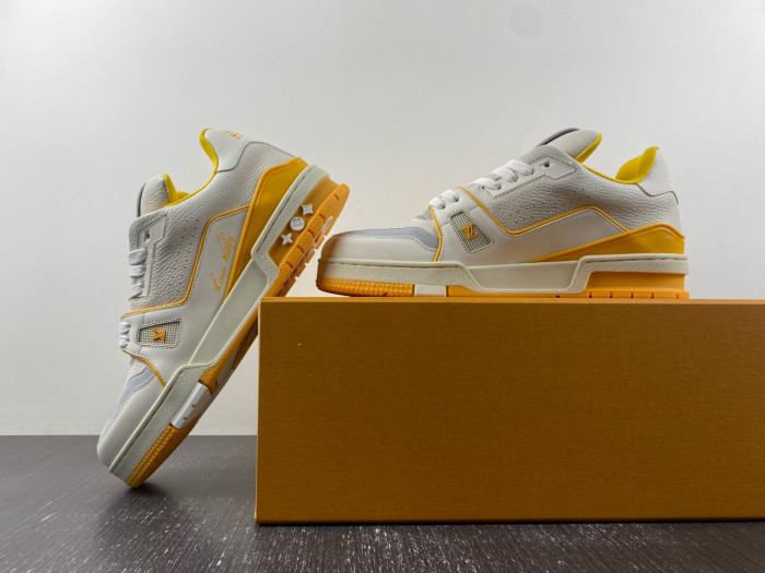 L1VV TRAINER