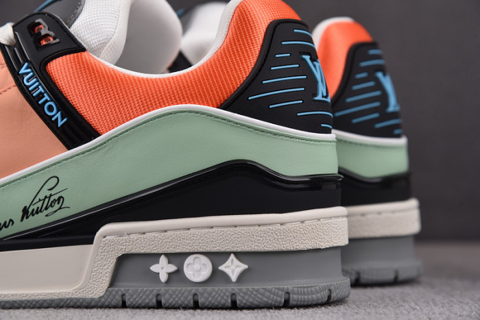 L1VV TRAINER