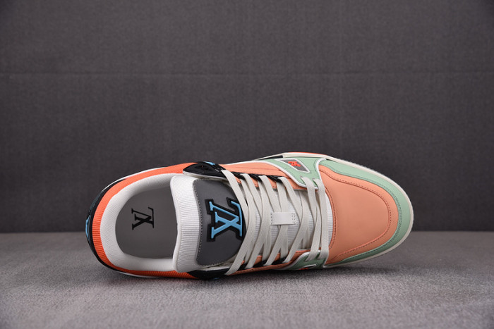 L1VV TRAINER