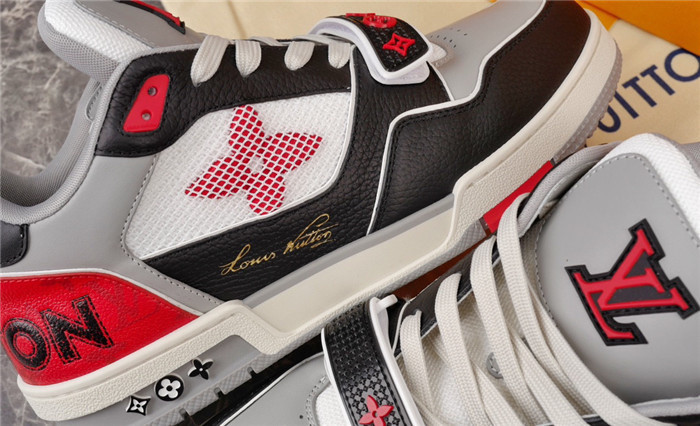 L1VV TRAINER
