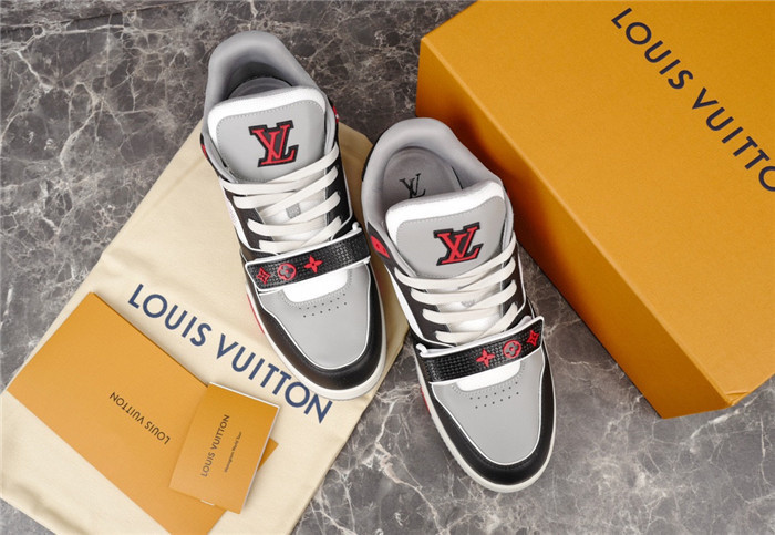 L1VV TRAINER
