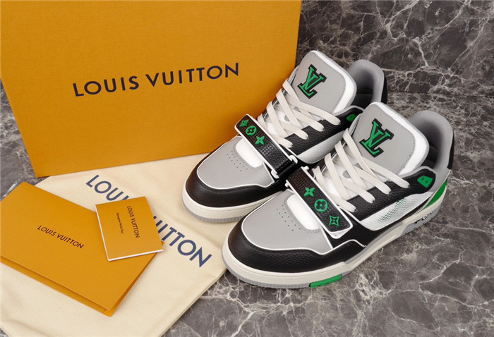 L1VV TRAINER