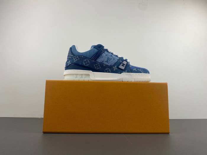 L1VV TRAINER