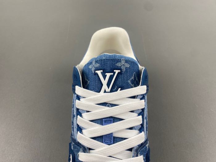 L1VV TRAINER