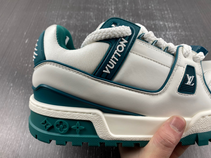 L1VV TRAINER