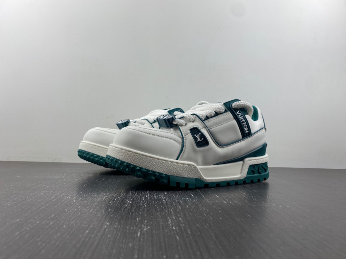 L1VV TRAINER