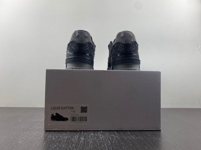 L1VV TRAINER