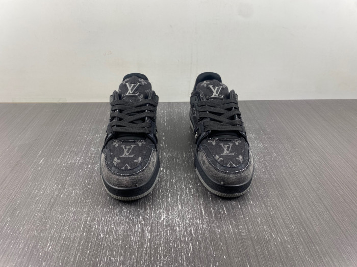 L1VV TRAINER