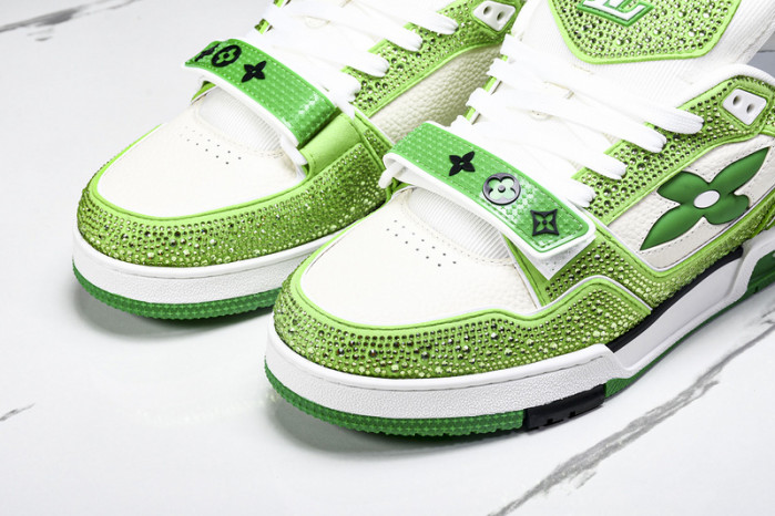 L1VV TRAINER