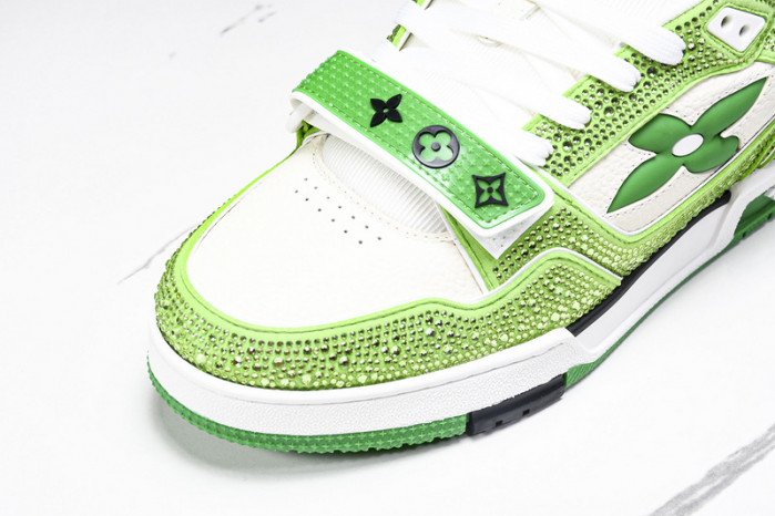 L1VV TRAINER